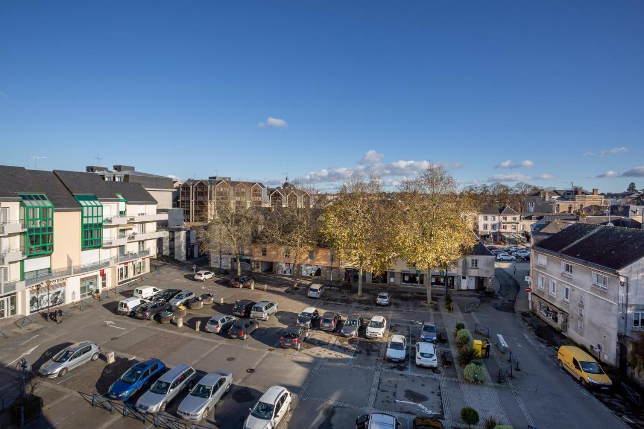Le Mancini - Parking et Terrasse Leilighet Mayenne Eksteriør bilde